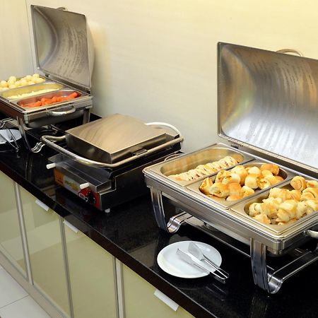 Hotel Kk Itu Ngoại thất bức ảnh