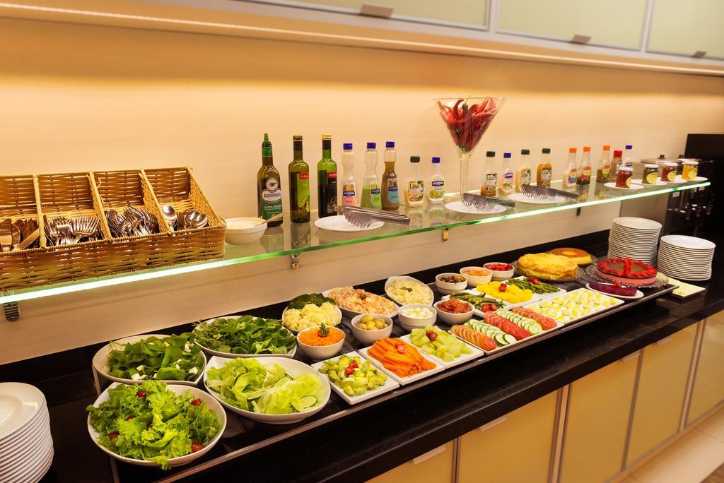 Hotel Kk Itu Ngoại thất bức ảnh