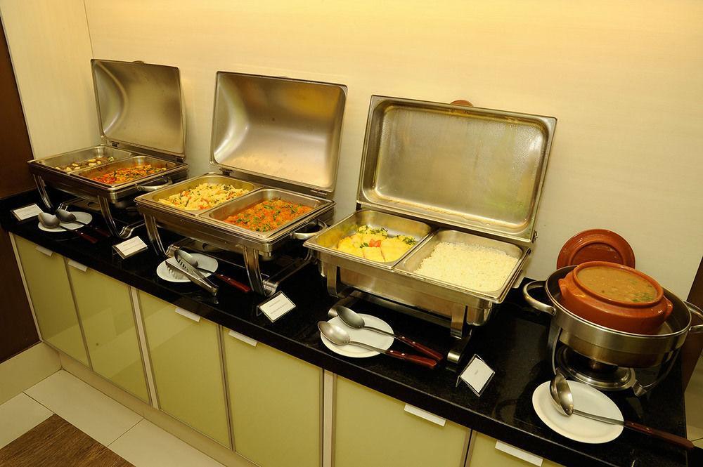 Hotel Kk Itu Ngoại thất bức ảnh